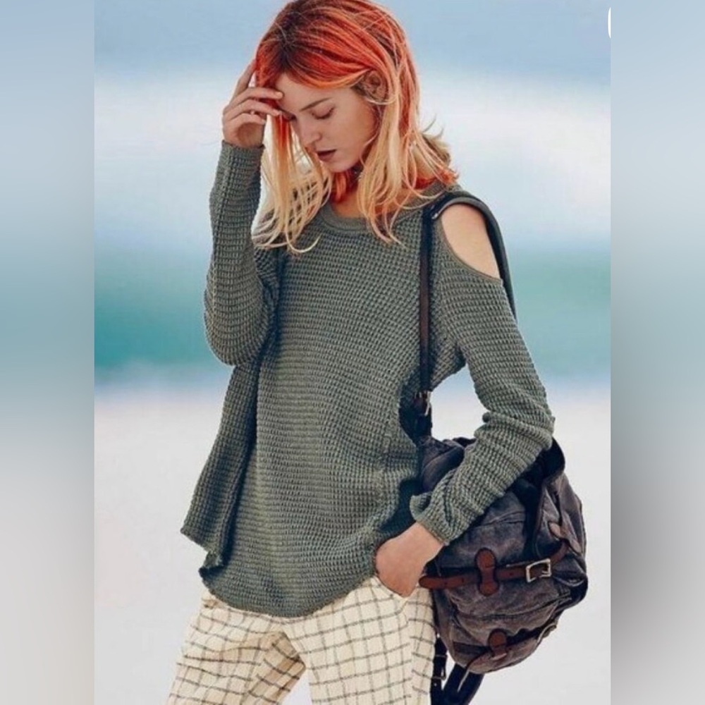 Free People Waffle Weave cold shoulder 100% Cotton Sweater Cotton khaki Green